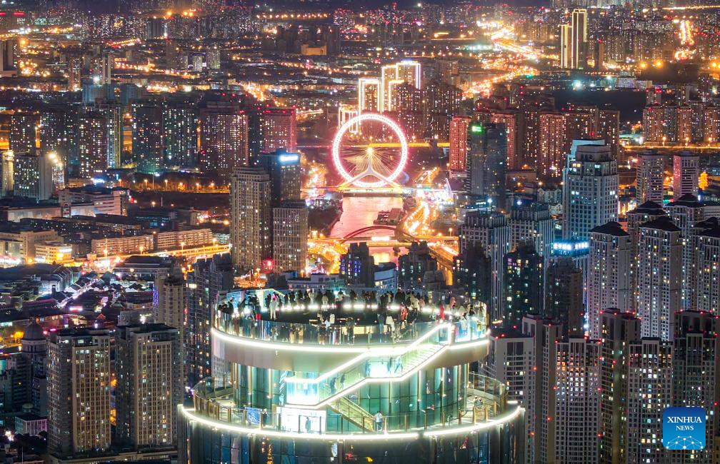 Recém-inaugurado mirante em Tianjin vira nova atração turística da cidade