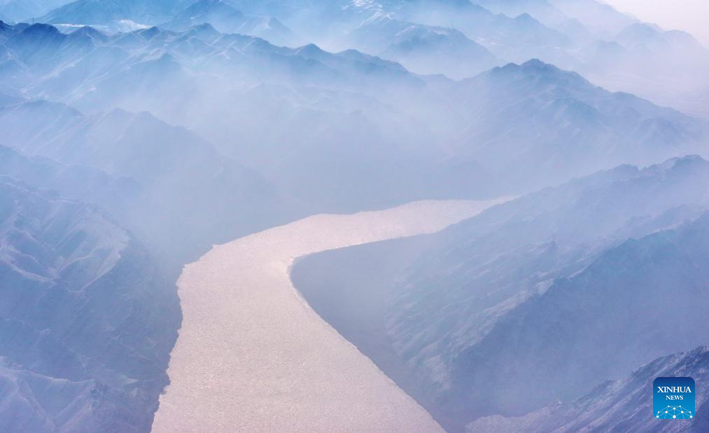 Neve transforma paisagem do Rio Amarelo em Ningxia, no noroeste da China