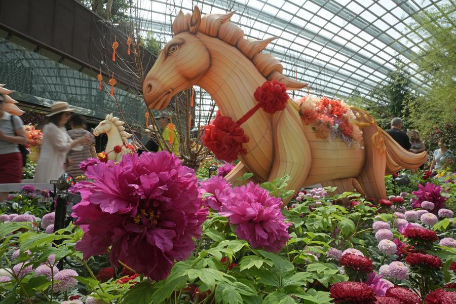 Galopando por um jardim: 8 cavalos trazem a magia do Ano Novo Chinês para Cingapura