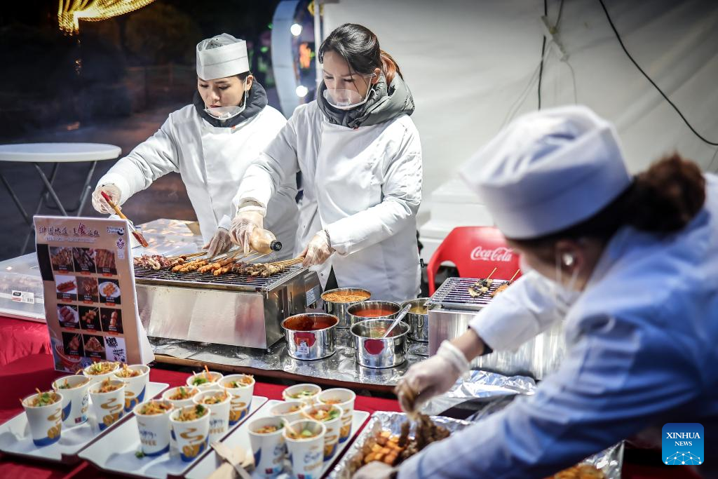 Noites de comida chinesa promovem intercâmbio cultural em Budapeste