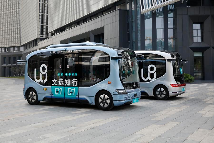 (Multimídia) Empresa chinesa de tecnologia lança serviço de Robotaxi no centro de Abu Dhabi