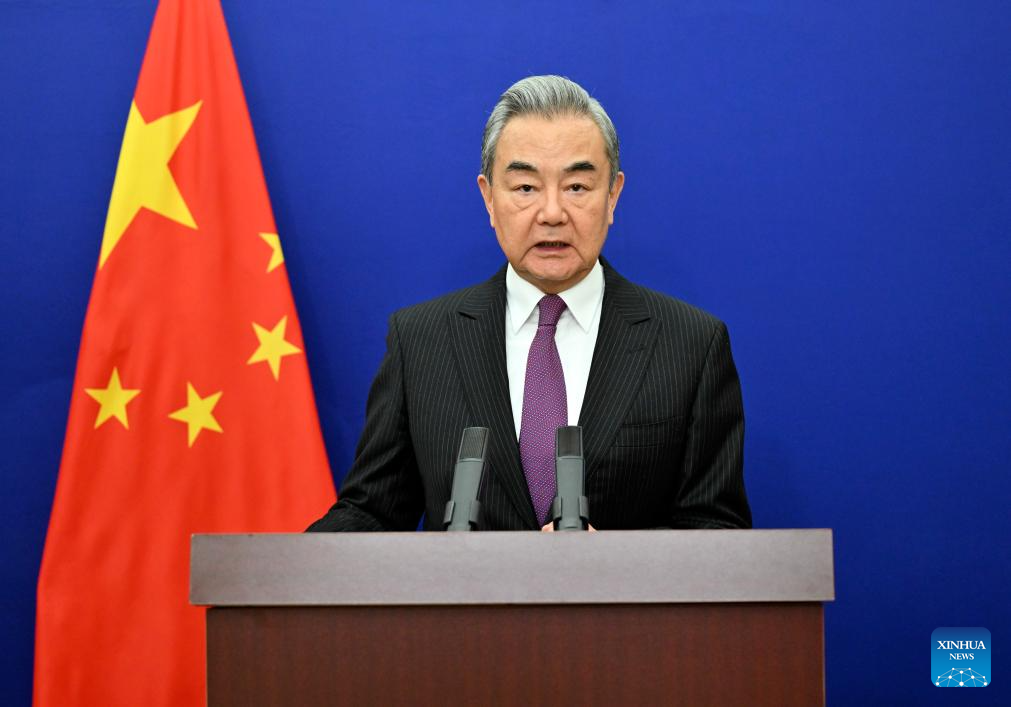China está pronta para trabalhar com todos os países para melhorar governança global dos direitos humanos, diz chanceler chinês