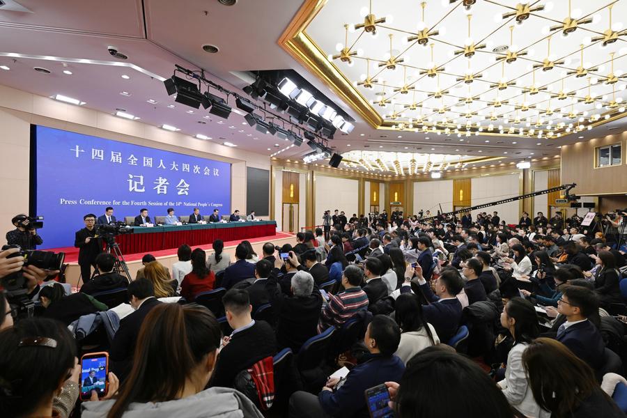 (Multimídia) Principais universidades da China acrescentam 38.000 vagas em dois anos, diz ministro da Educação