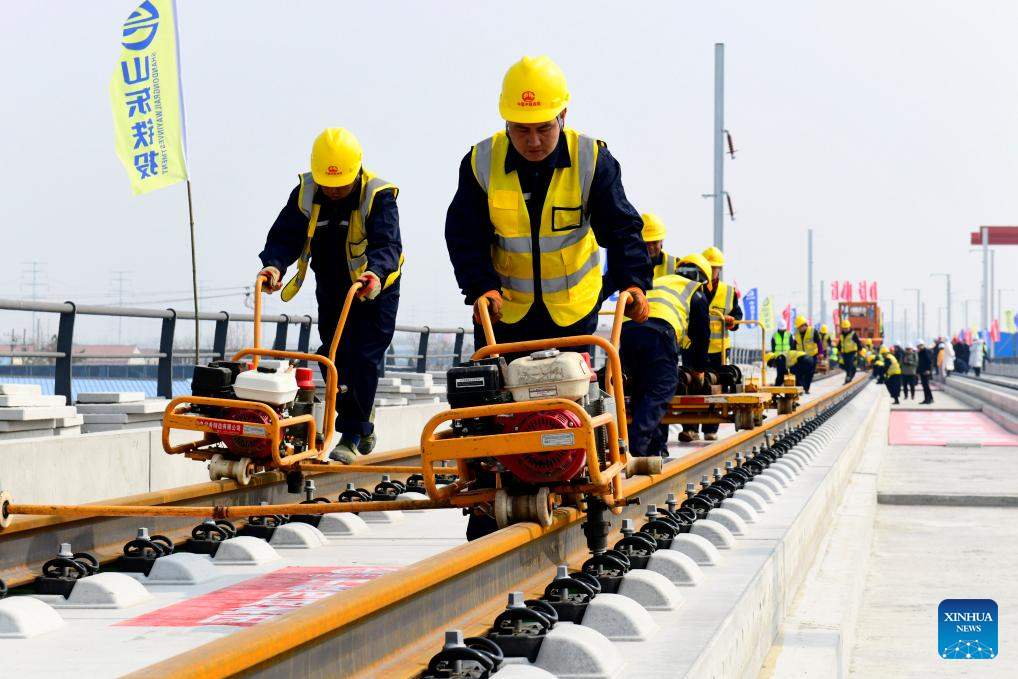 Ferrovia de alta velocidade Jinan-Binzhou entra na fase de assentamento de trilhos em toda a linha
