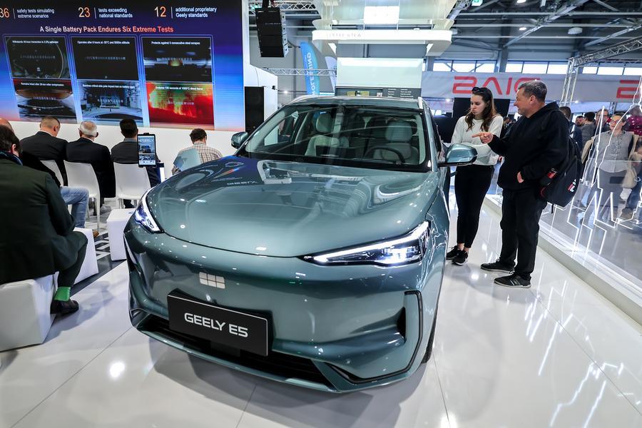Montadoras chinesas reforçam presença no Salão do Automóvel da Hungria