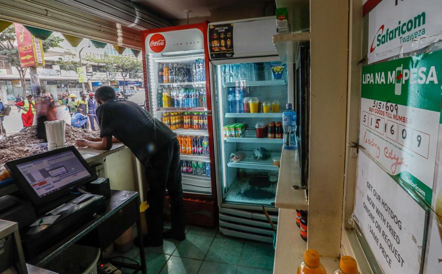 De servidores a smartphones: Como a China acelera a história de sucesso do M-Pesa no Quênia
