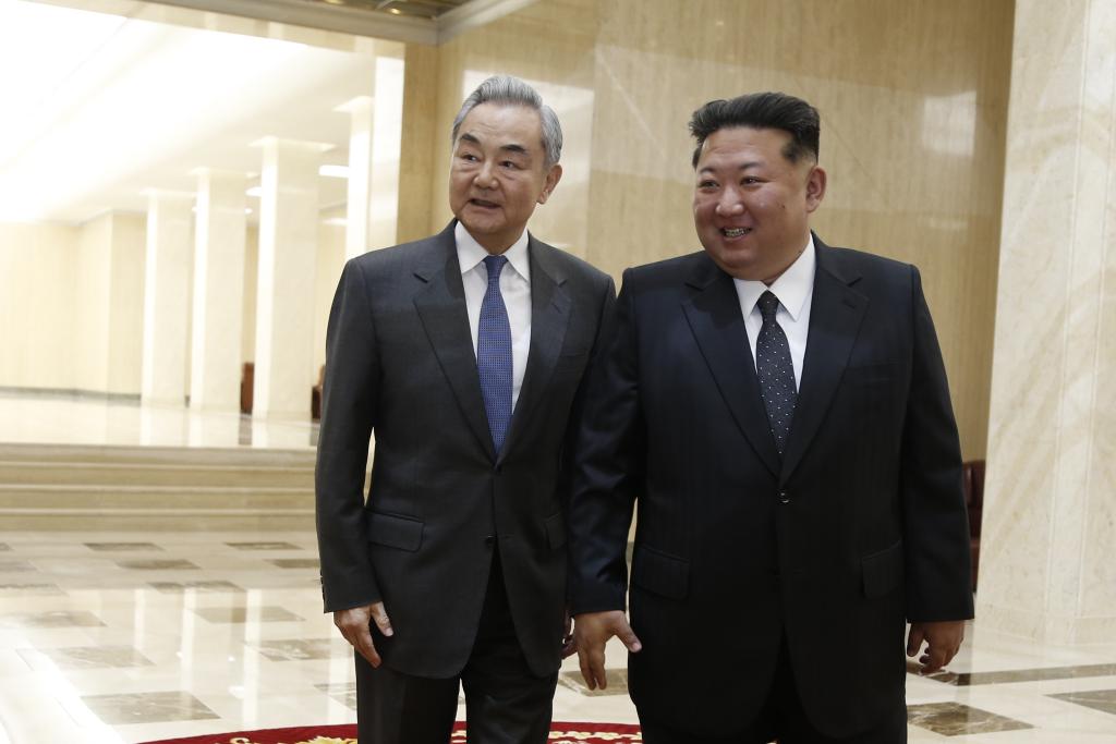 China disposta a trabalhar com RPDC para promover cooperação prática, diz chanceler