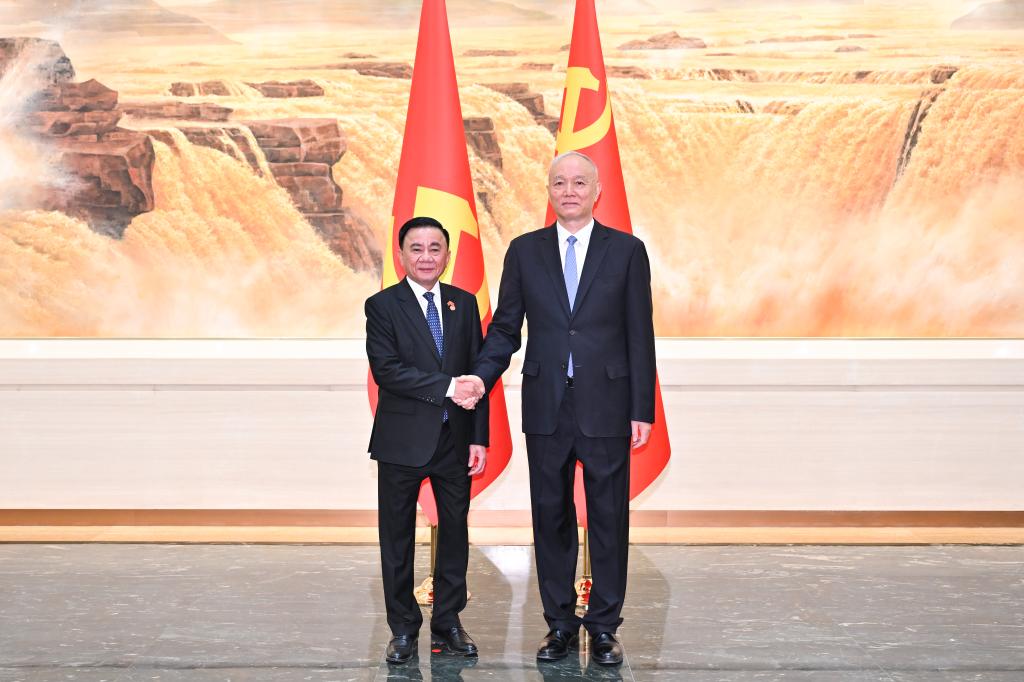 China e Vietnã comprometem-se a utilizar plenamente canais interpartidários