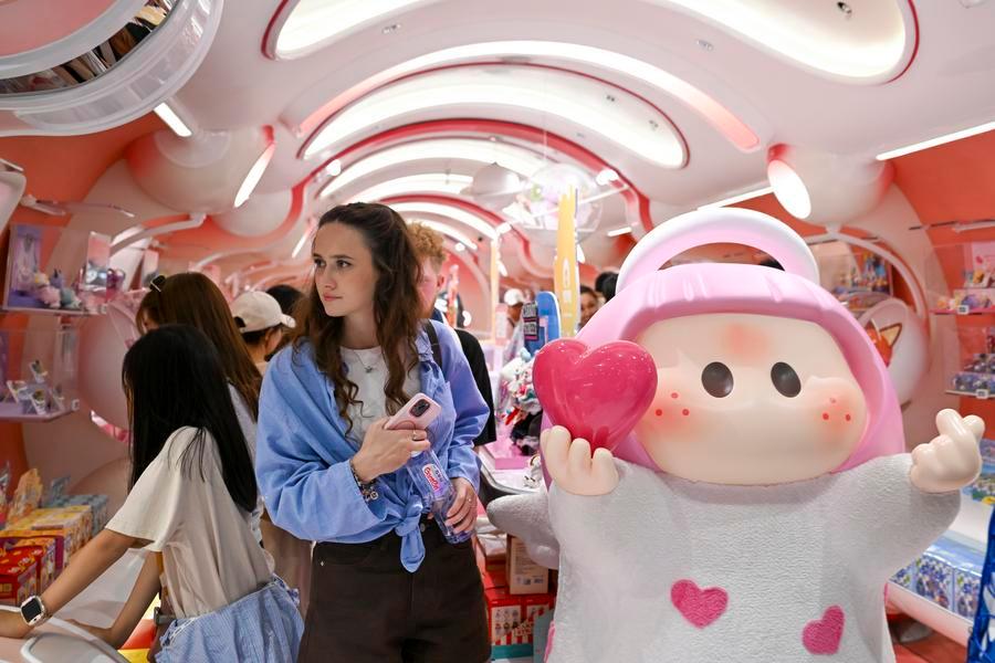 (Multimídia) China registra aumento de pagamentos por indivíduos estrangeiros durante feriado do Dia do Trabalhador