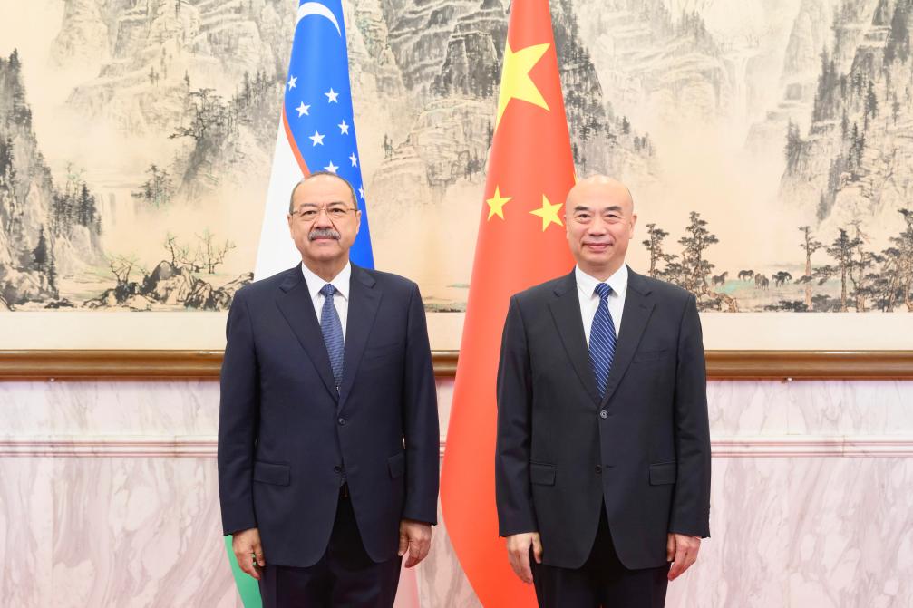 China e Uzbequistão prometem promover cooperação mutuamente benéfica