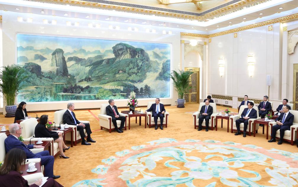 China e EUA devem buscar mais resultados concretos, diz premiê Li
