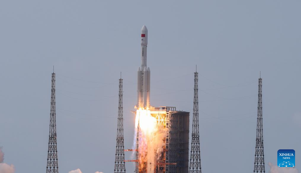 China lança espaçonave de carga Tianzhou-10 para enviar suprimentos à estação espacial