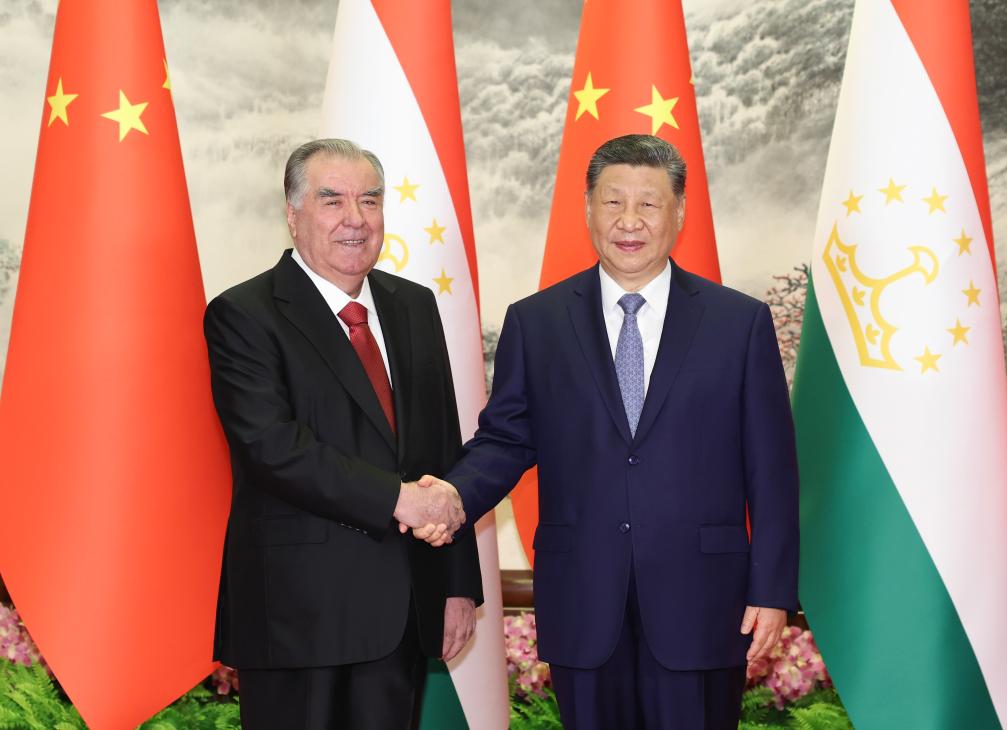 Xi realiza conversações com presidente do Tajiquistão