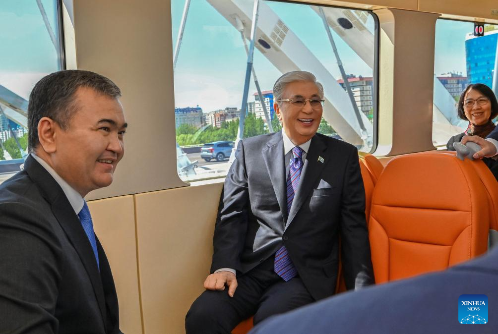 Cazaquistão lança sistema de metrô leve em Astana