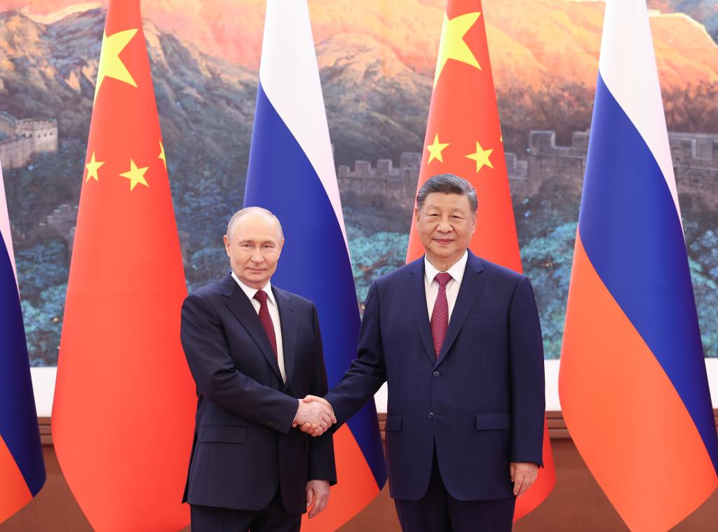 Xi mantém conversas com Putin em Beijing