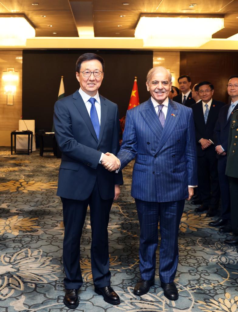 China e Paquistão devem permanecer firmemente unidos em meio a ambiente externo complexo, diz vice-presidente chinês