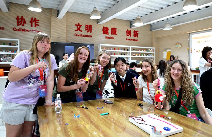 (Multimídia) Mais de 50 mil jovens dos EUA visitam a China para intercâmbios e estudo desde 2023