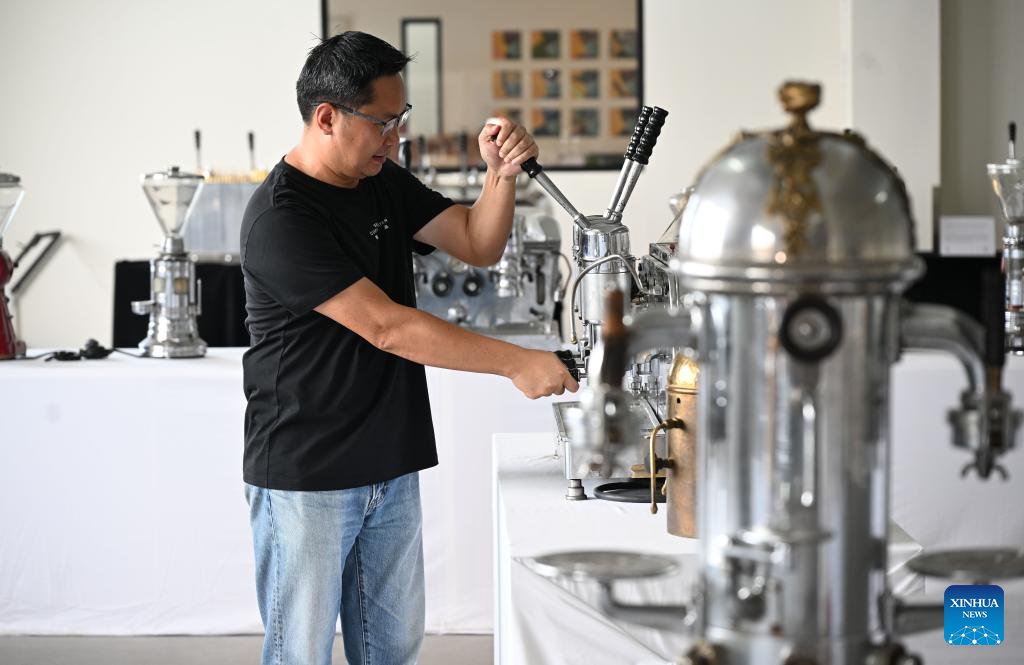 Indústria do café na cidade chinesa de Jiangmen supera 3 bilhões de yuans com cadeia produtiva completa