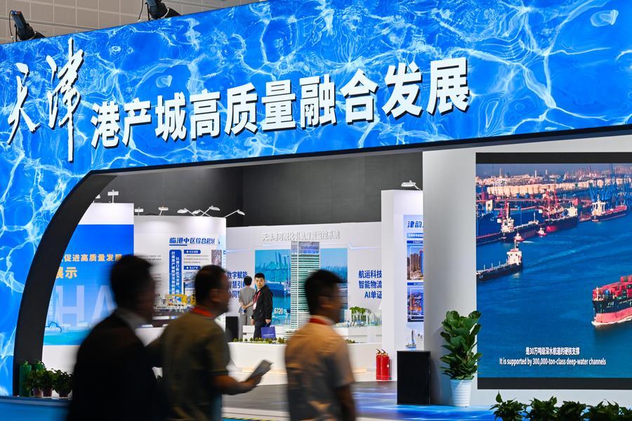 (Multimídia) Exposição da indústria naval em Tianjin, na China, destaca oportunidades de IA