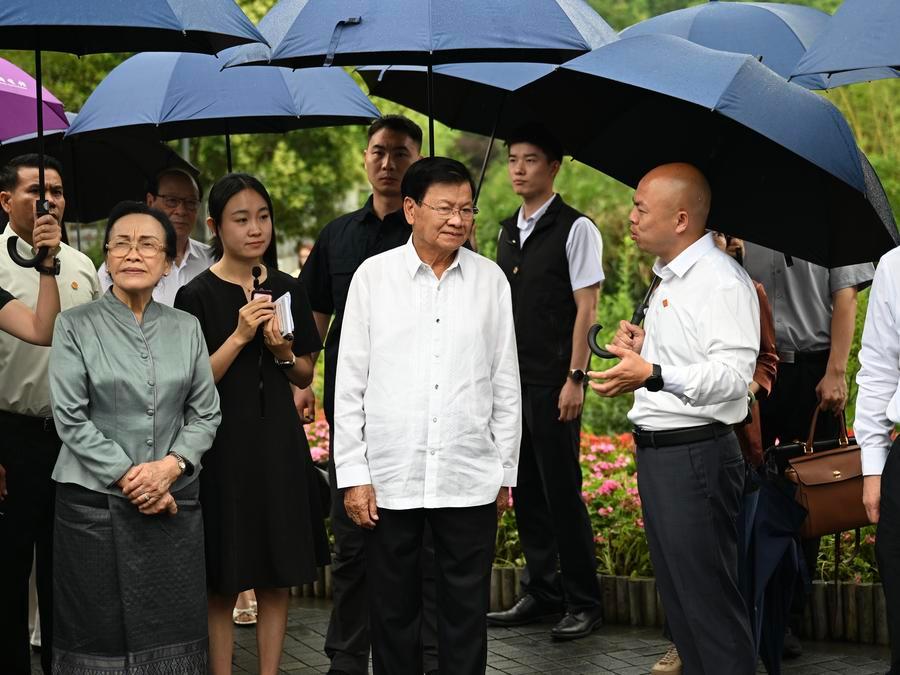 (Multimídia) Presidente do Laos visita Zhejiang para conhecer práticas de desenvolvimento verde da China
