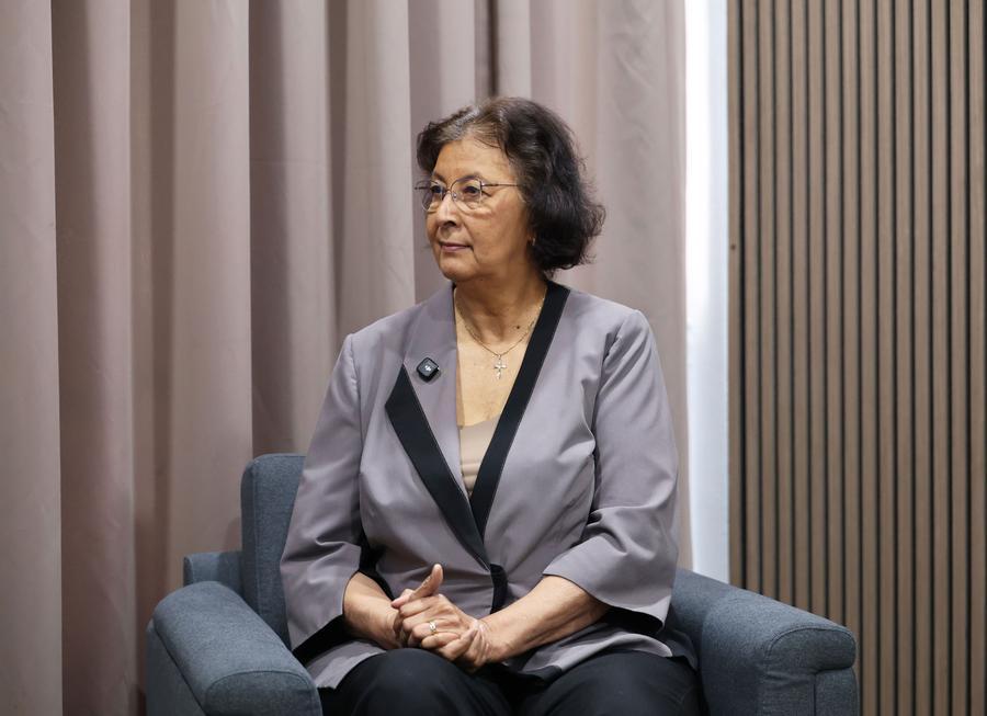 Entrevista: Presidente do Suriname espera estreitar cooperação com a China nos próximos 50 anos