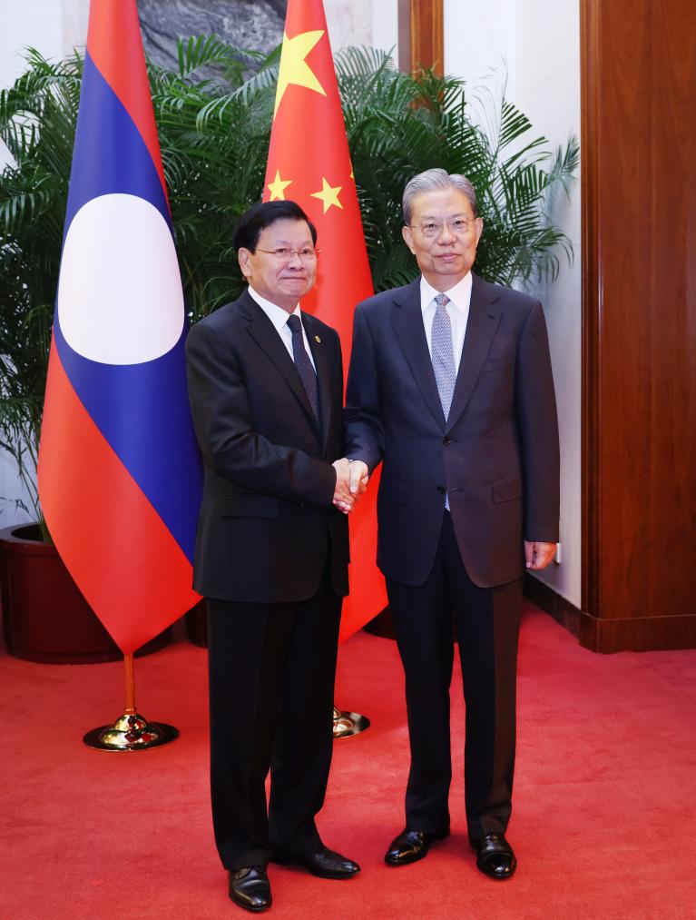 China e Laos prometem aprofundar os intercâmbios legislativos