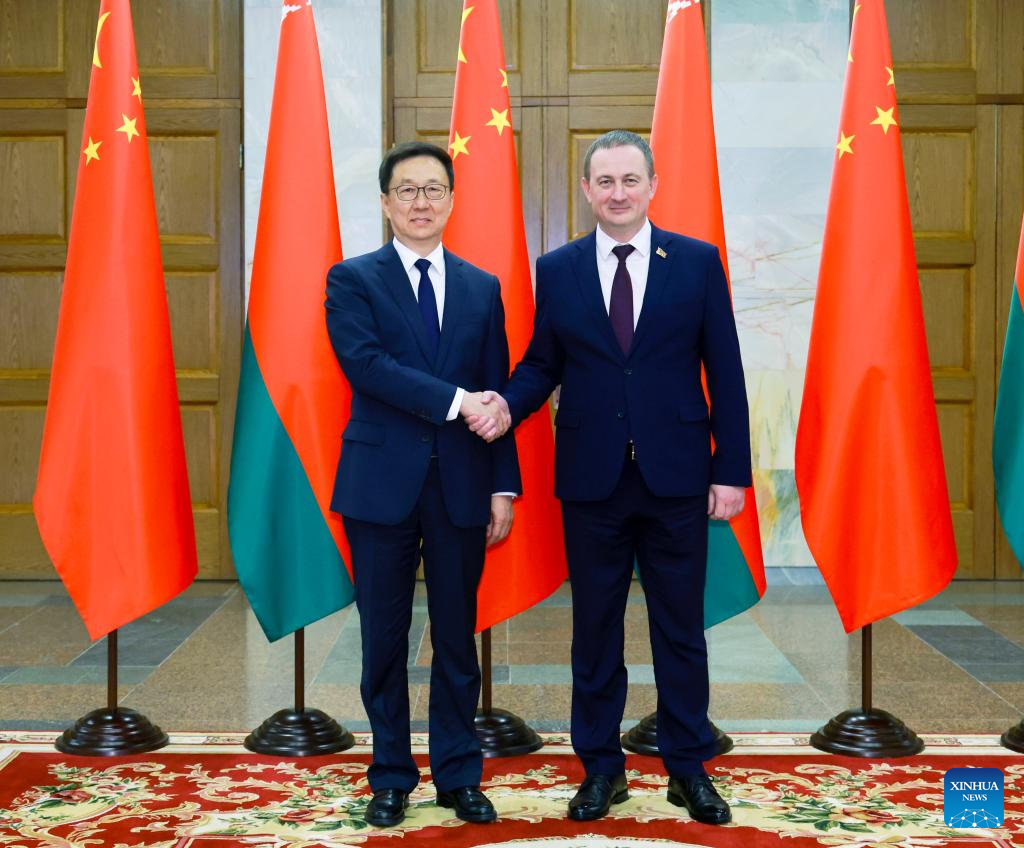 Vice-presidente chinês reúne-se com primeiro-ministro de Belarus