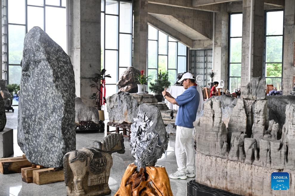 Museu de pedras ornamentais abre com mais de 230 mil peças na província chinesa de Jiangsu