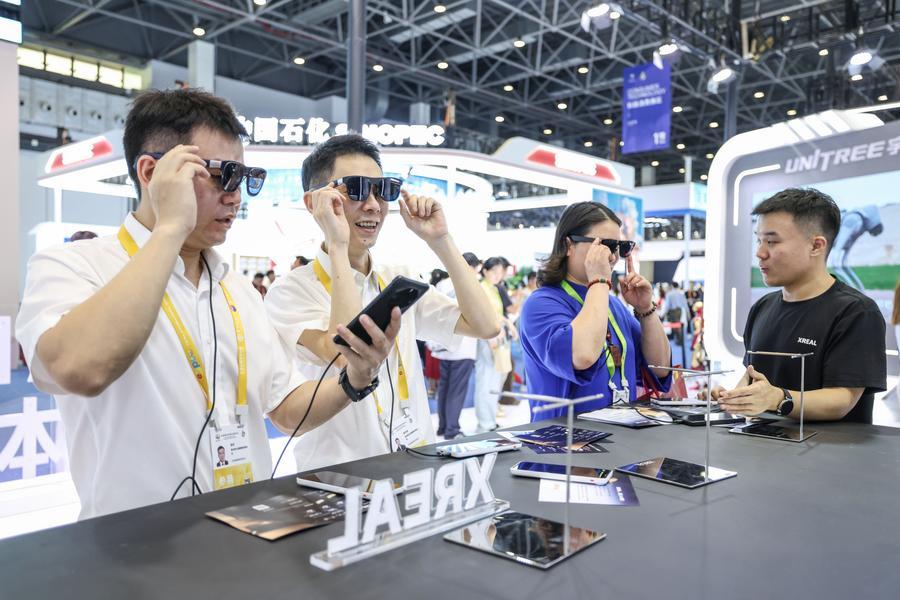 (Multimídia) China vê recuperação do consumo e crescimento robusto em indústrias emergentes