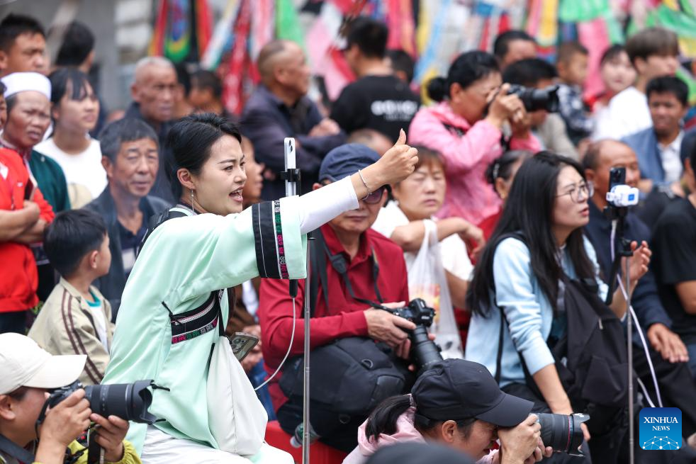 Ópera Dixi brilha em evento de patrimônio cultural imaterial na província chinesa de Guizhou