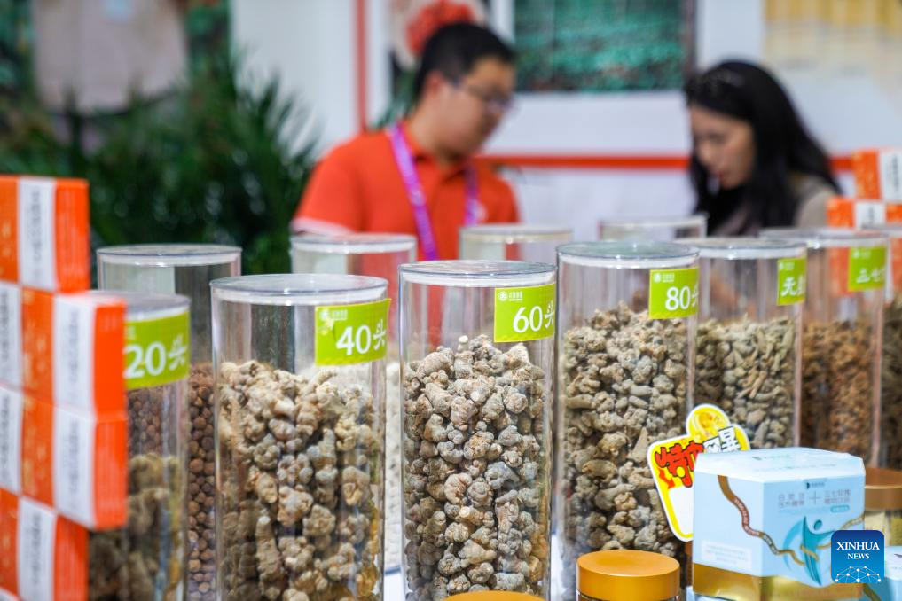 Produtos típicos locais são destaque na 10ª Exposição China-Sul da Ásia