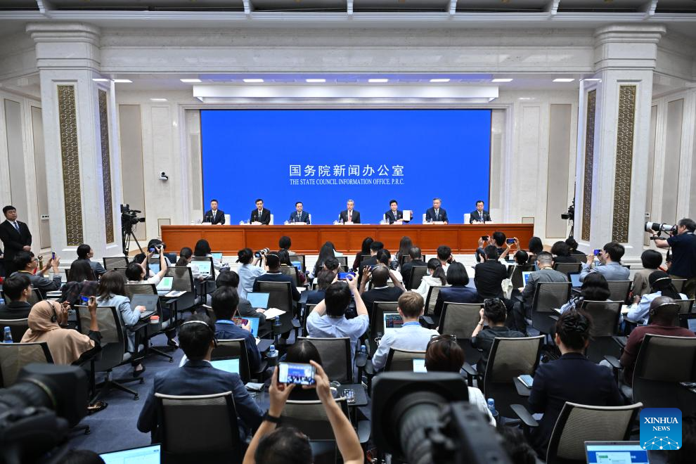 China divulga livro branco sobre governança global