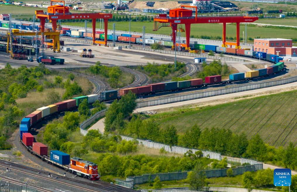 Corredor ferroviário leste de carga China-Europa registra mais de 40 mil viagens