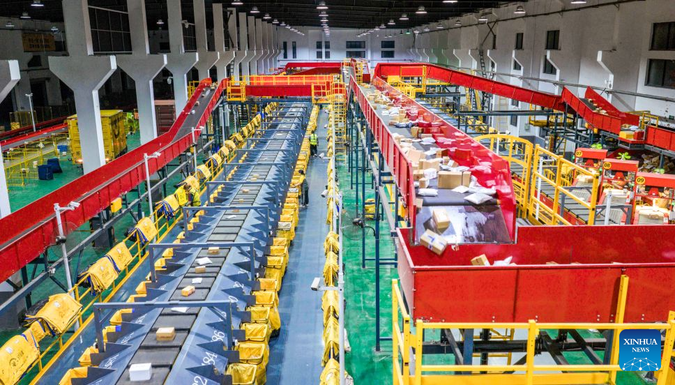 Empresas chinesas de e-commerce e logística se preparam para o festival de compras online "618"