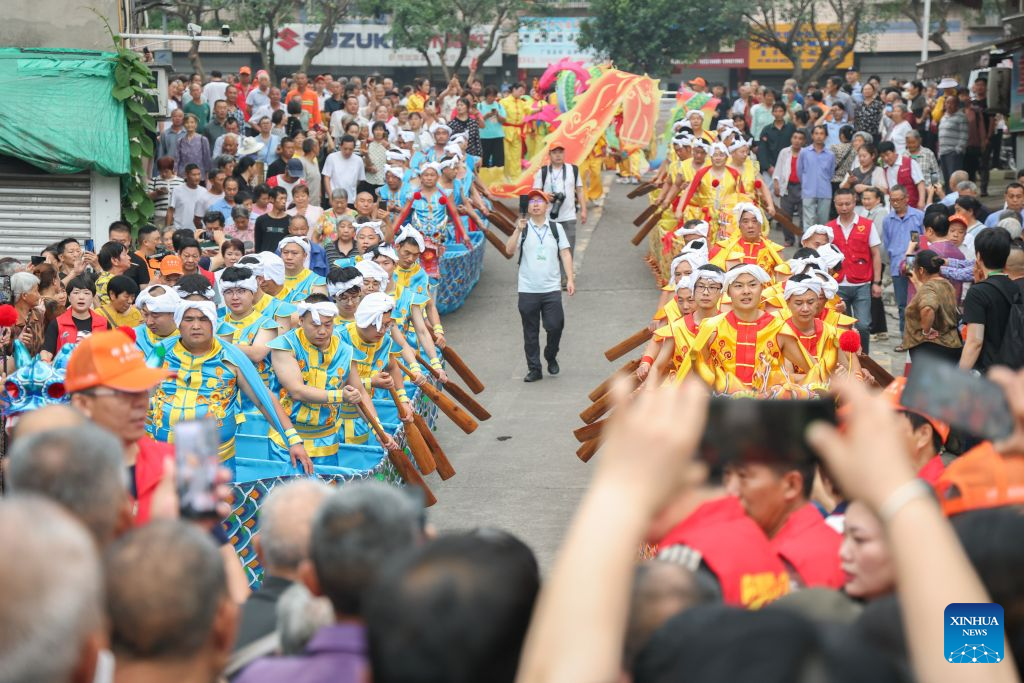 China saúda o Festival do Barco do Dragão com diversas atividades folclóricas