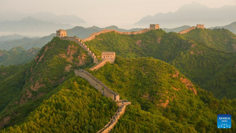 Belas paisagens matinais da seção de Jinshanling da Grande Muralha em Hebei, norte da China