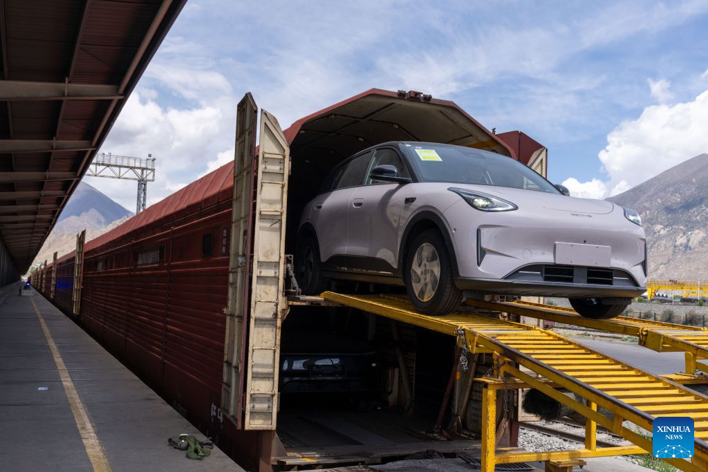 Terminal de cargas da Estação Ferroviária Oeste de Lhasa atinge marca de 100 milhões de toneladas movimentadas