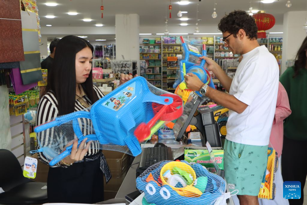 Destaque: "China Town" em Aqaba surge como elo comercial e cultural entre China e Jordânia