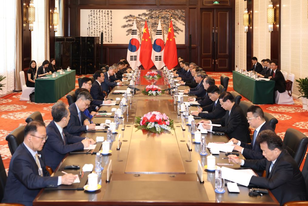 Primeiro-ministro da China reúne-se com primeiro-ministro da República da Coreia
