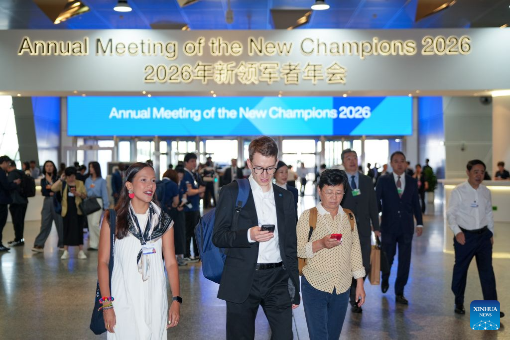 Fórum Davos de Verão 2026 reúne líderes globais em Dalian com o tema "Inovando em Escala"