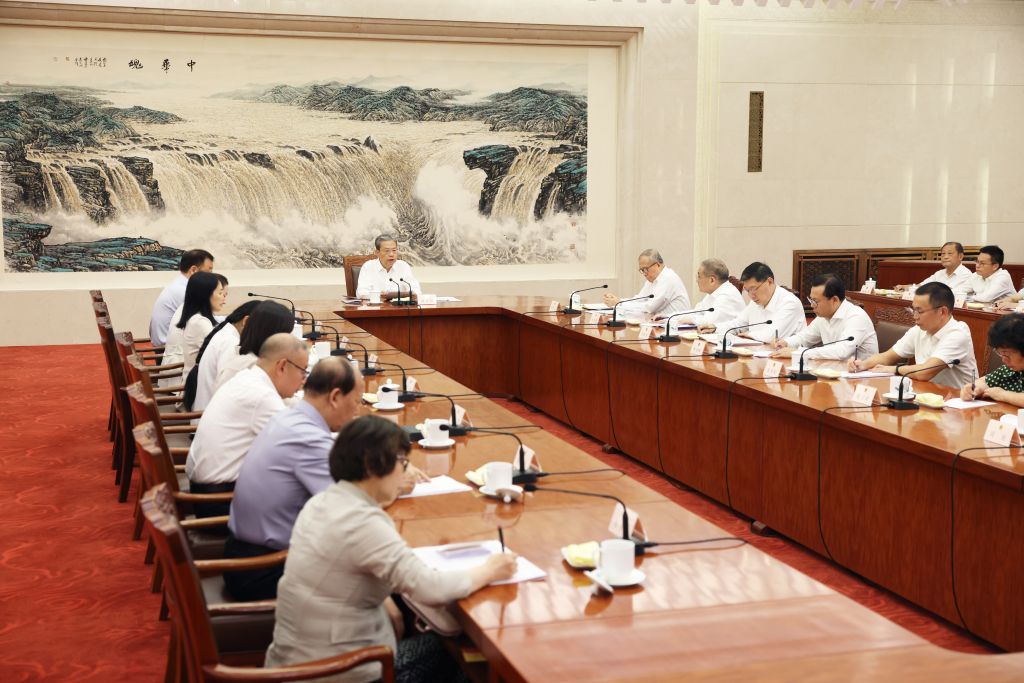 Legisladores chineses são instados a desempenhar maior papel na divulgação e educação jurídica