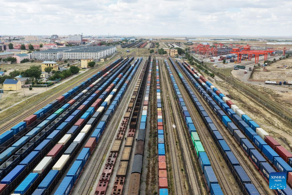 Porto ferroviário de Erenhot recebe mais de 25 mil trens de carga China-Europa desde 2013