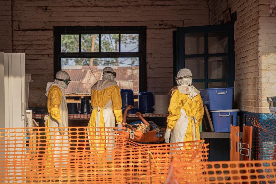 Limitações críticas ameaçam ampliar propagação do ebola conforme casos ultrapassam 1.000