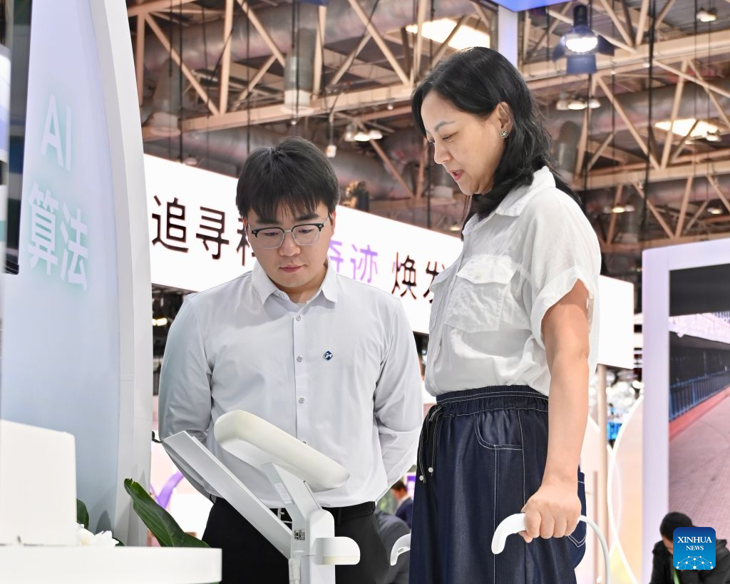 4ª Exposição Internacional da Cadeia de Suprimentos da China apresenta integração completa da inteligência artificial em todo o ciclo de saúde