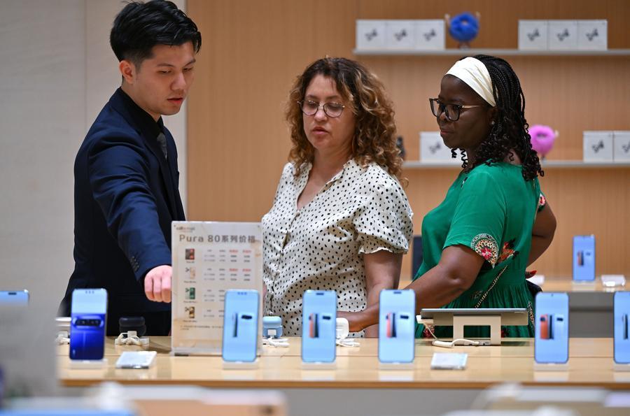 (Multimídia) "Compras na China" compartilha oportunidades de desenvolvimento do país com o mundo, diz relatório