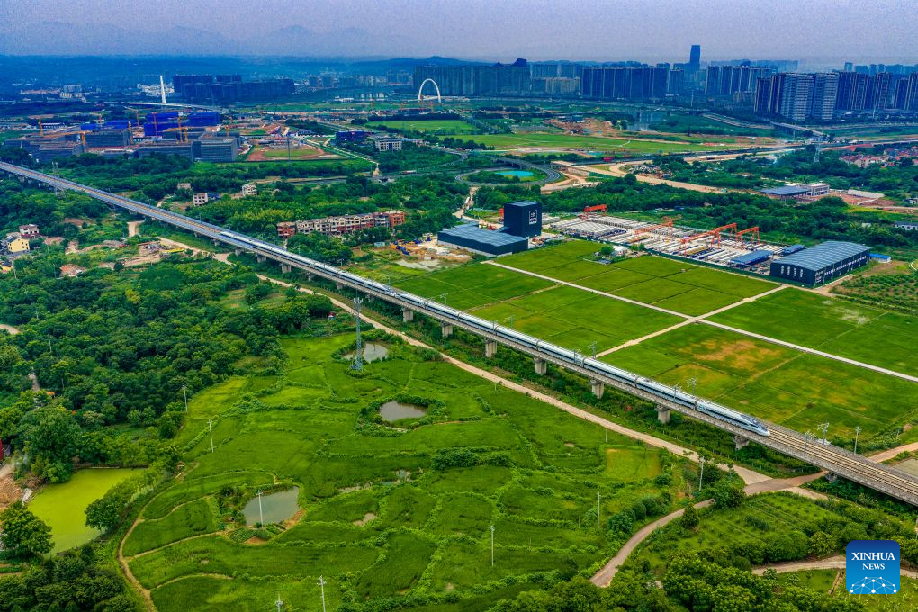 Primeira ferrovia de alta velocidade controlada por capital privado da China registra mais de 100 milhões de viagens de passageiros